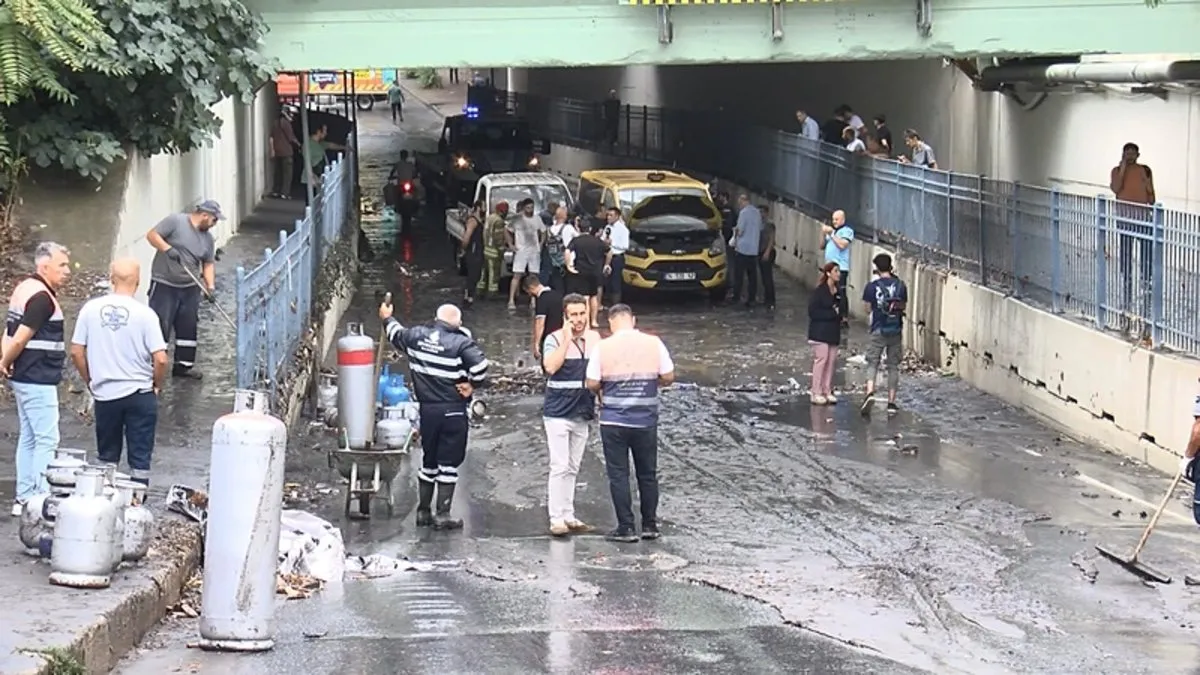 SON DAKİKA: İstanbul için peş peşe hava durumu uyarıları! Saat verildi: Sağanakyağış ne kadar sürecek?