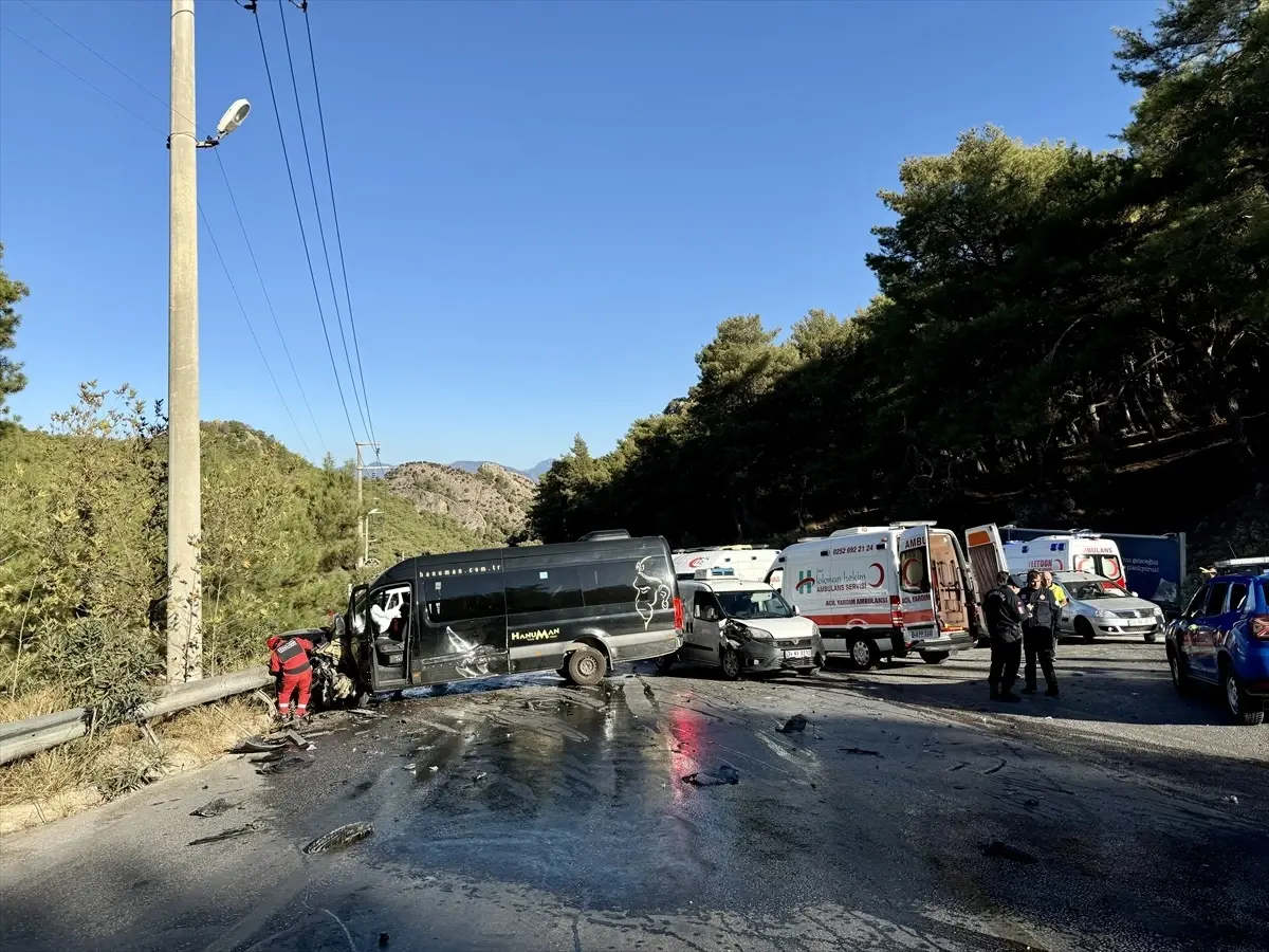 Fethiye’de Zincirleme Kaza: 5 Yaralı